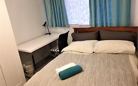 Dana-Private Room In A Shared House-Close To City & Anu-2